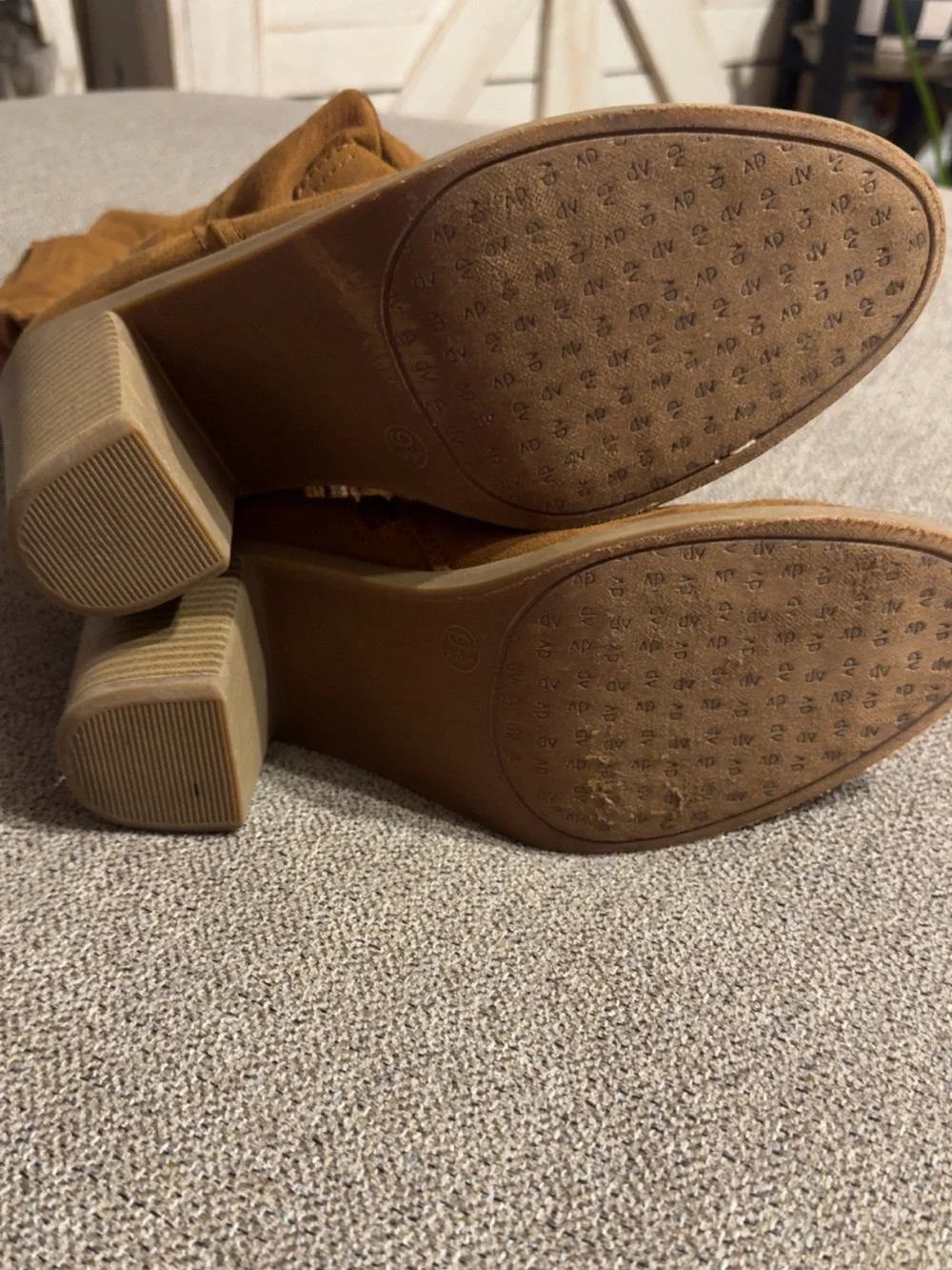 Dolce Vita suede over